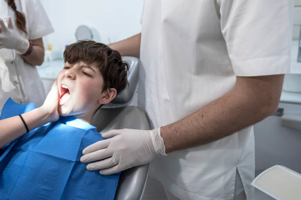 Best Broken or Cracked Tooth Emergency Dentist in Rson, CA